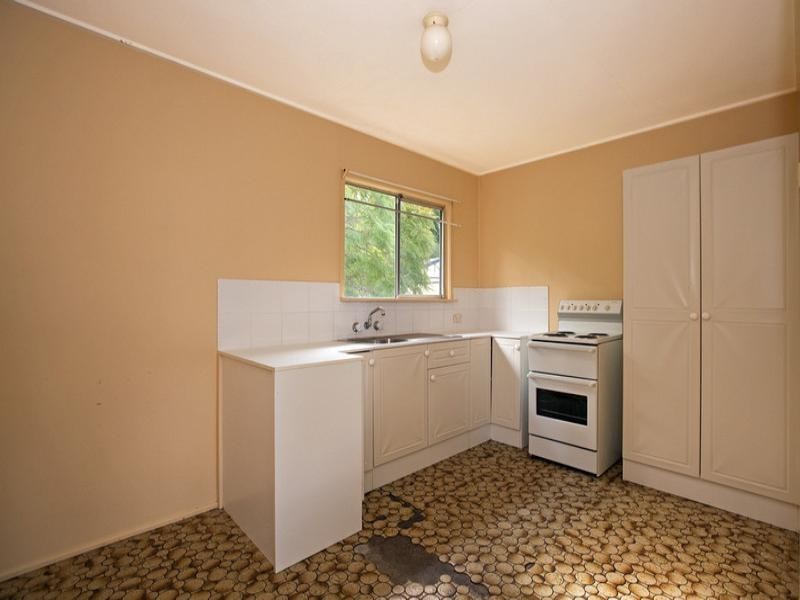 37 Bradley Street, Springwood QLD 4127