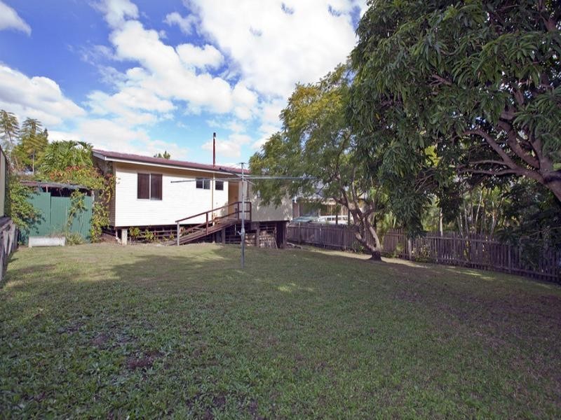 37 Bradley Street, Springwood QLD 4127