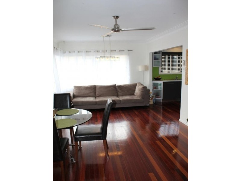 5 Woodhill Avenue, Coorparoo QLD 4151