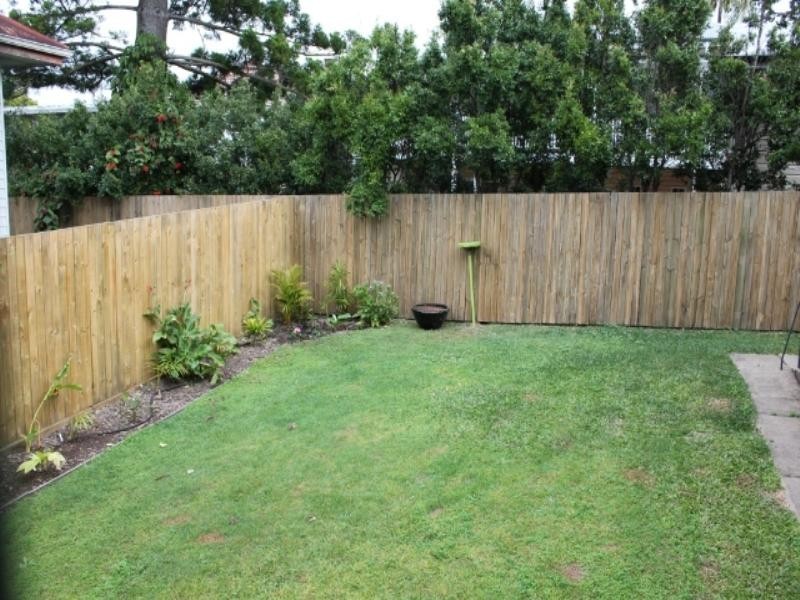 5 Woodhill Avenue, Coorparoo QLD 4151