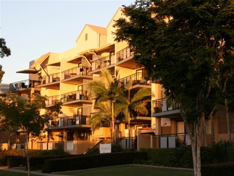 60/55 Harries Road, Coorparoo QLD 4151