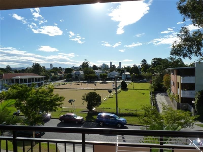 60/55 Harries Road, Coorparoo QLD 4151