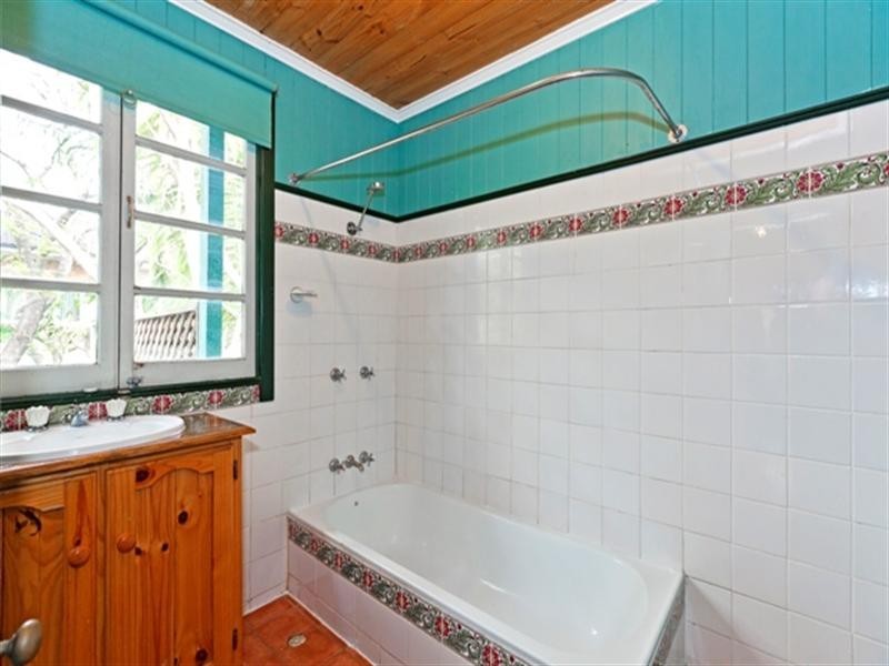 19 Cairns Street, East Brisbane QLD 4169