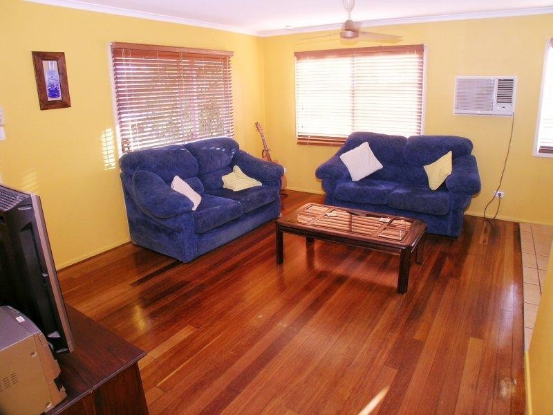 8 Raelene Terrace, Springwood QLD 4127