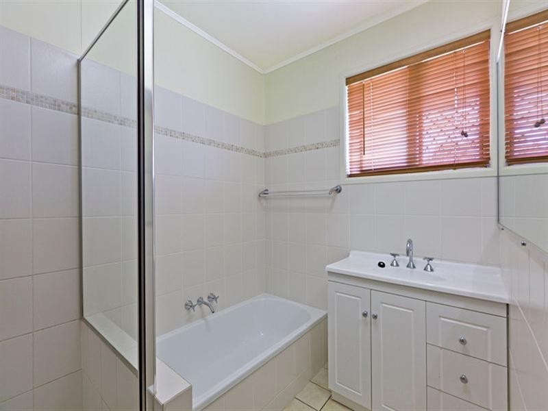 8 Valeena Street, Rochedale South QLD 4123