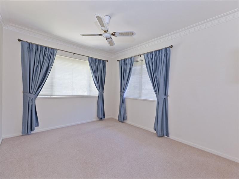 39 Bradley Street, Springwood QLD 4127