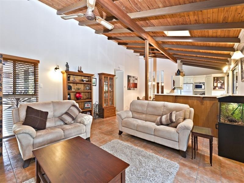 10 Kenthurst Crescent, Rochedale South QLD 4123