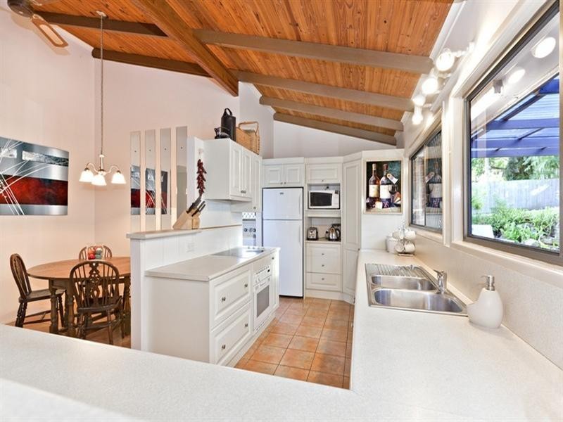 10 Kenthurst Crescent, Rochedale South QLD 4123