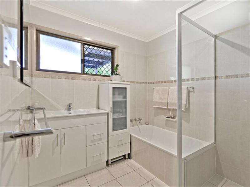 10 Kenthurst Crescent, Rochedale South QLD 4123