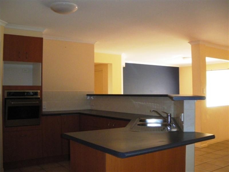 26 Fairmont Crescent, Underwood QLD 4119