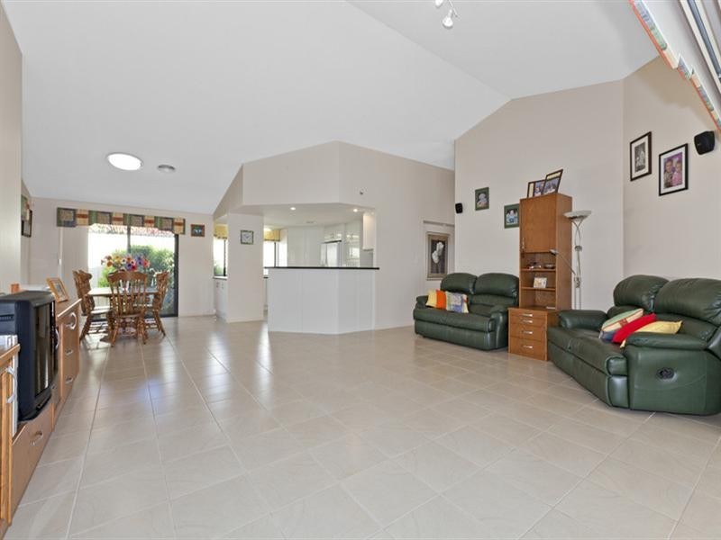 1 Greenview Avenue, Rochedale South QLD 4123