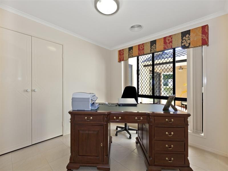 1 Greenview Avenue, Rochedale South QLD 4123