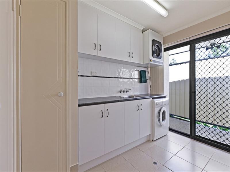 1 Greenview Avenue, Rochedale South QLD 4123