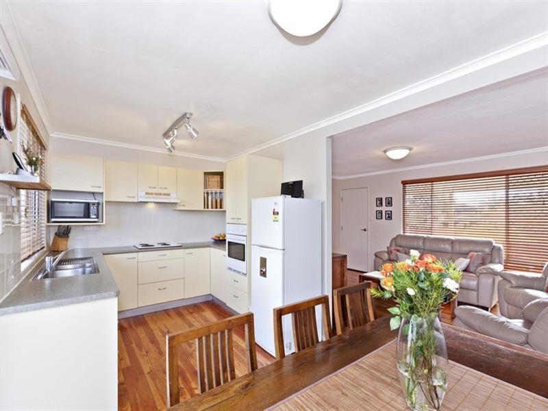 24 Kenthurst Crescent, Rochedale South QLD 4123