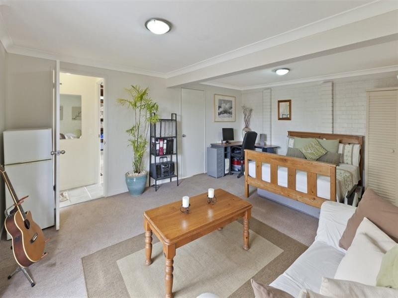 24 Kenthurst Crescent, Rochedale South QLD 4123