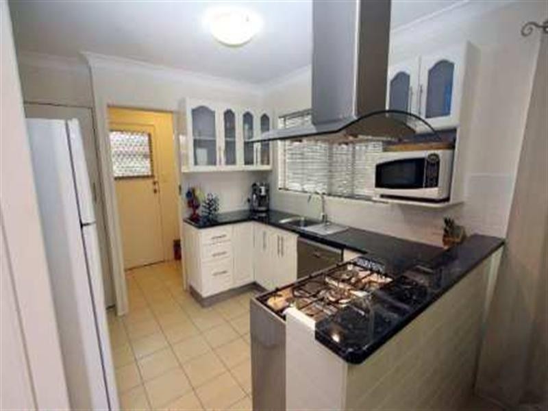 9 Juanita Grove, Springwood QLD 4127