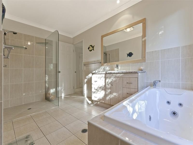 104 Alperton Road, Burbank QLD 4156