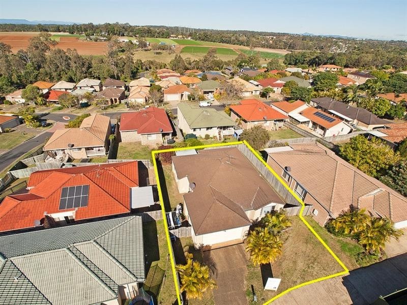 8 Wivenhoe Place, Runcorn QLD 4113