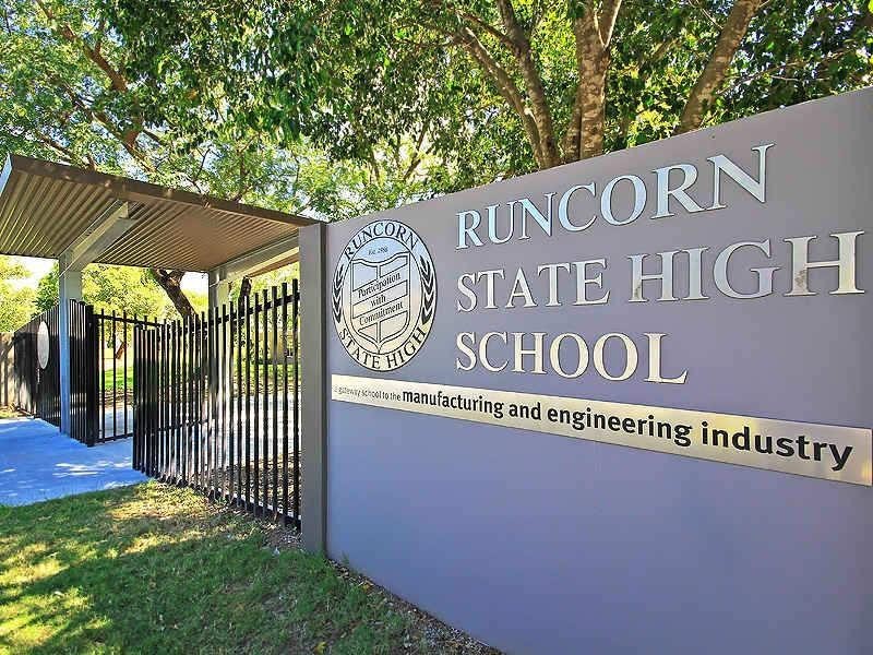 8 Wivenhoe Place, Runcorn QLD 4113