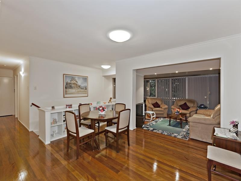 5 Leone Avenue, Rochedale South QLD 4123