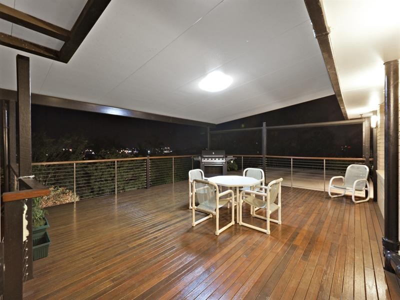 5 Leone Avenue, Rochedale South QLD 4123