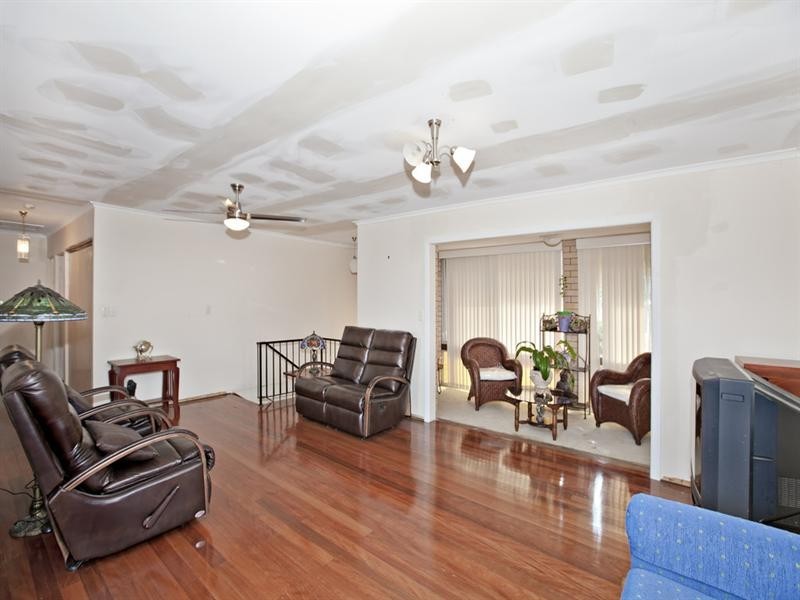 7 Leone Avenue, Rochedale South QLD 4123