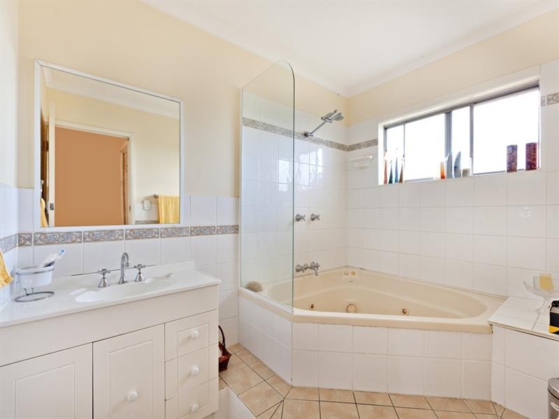 7 Leone Avenue, Rochedale South QLD 4123