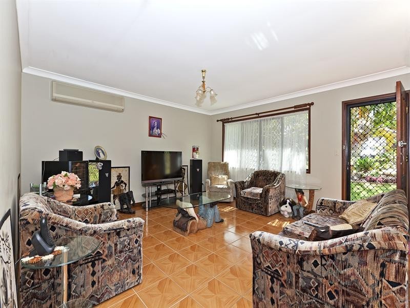 37 Wootton Crescent, Springwood QLD 4127