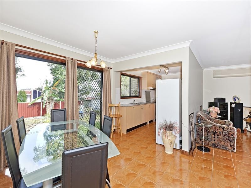 37 Wootton Crescent, Springwood QLD 4127