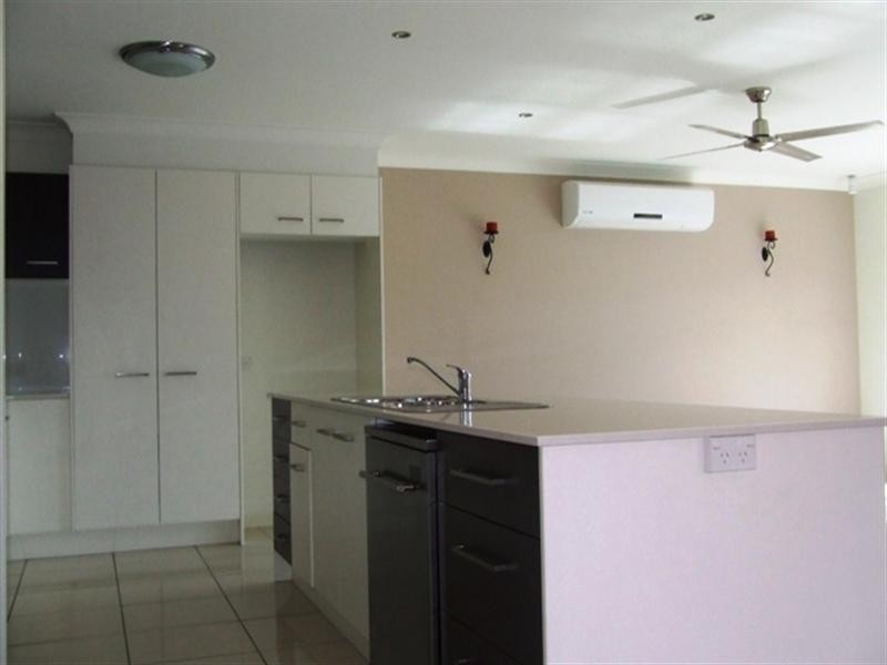 1 Tewantin Way, Waterford QLD 4133