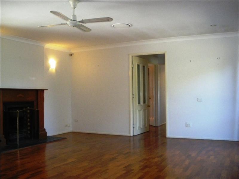 23 Sunningdale Avenue, Rochedale South QLD 4123