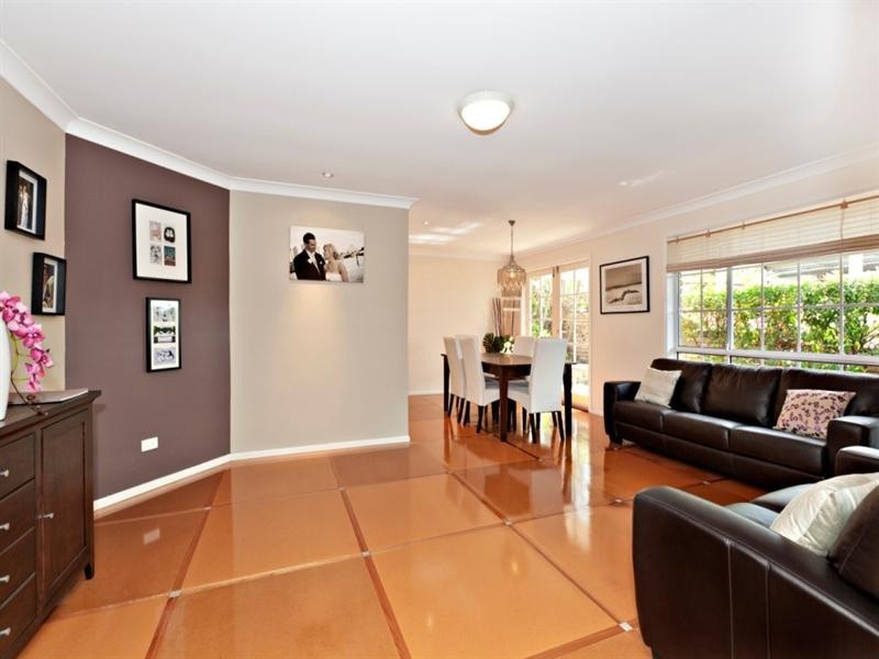 4 Ridgeway Court, Rochedale South QLD 4123