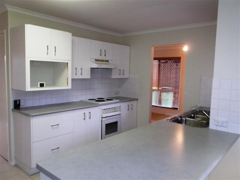 33 Jardine Drive, Springwood QLD 4127