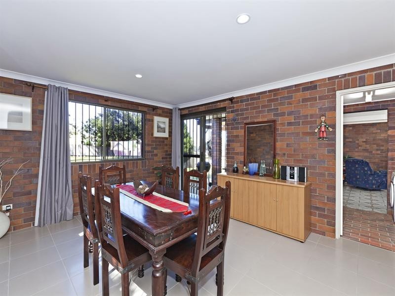 85 Dennis Road, Springwood QLD 4127