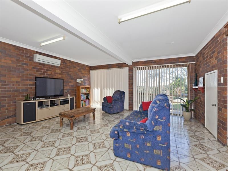 85 Dennis Road, Springwood QLD 4127