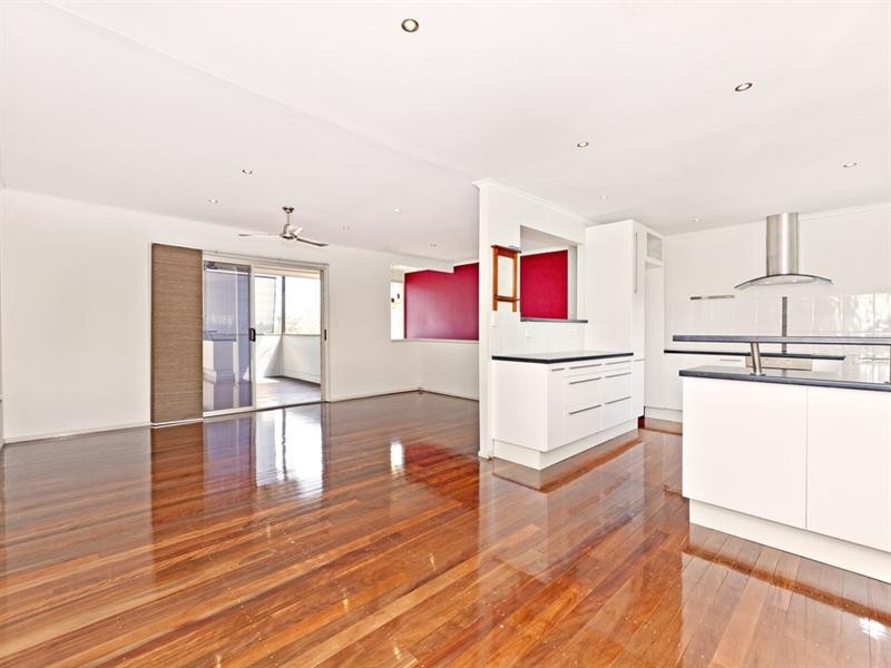 17 Lauretta Avenue, Springwood QLD 4127