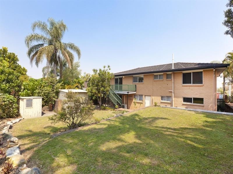 17 Lauretta Avenue, Springwood QLD 4127