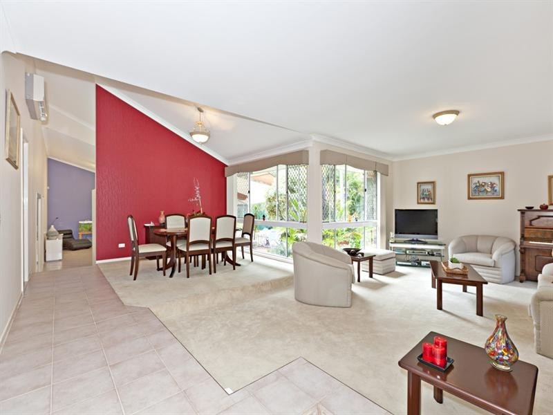 10 Karalise Street, Rochedale South QLD 4123