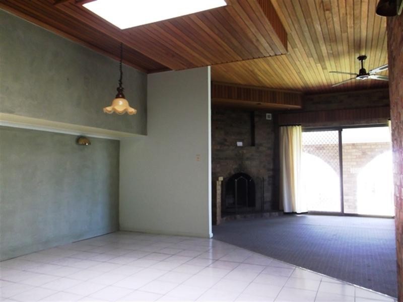 40 Wootton Crescent, Springwood QLD 4127