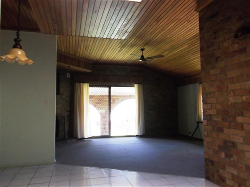 40 Wootton Crescent, Springwood QLD 4127