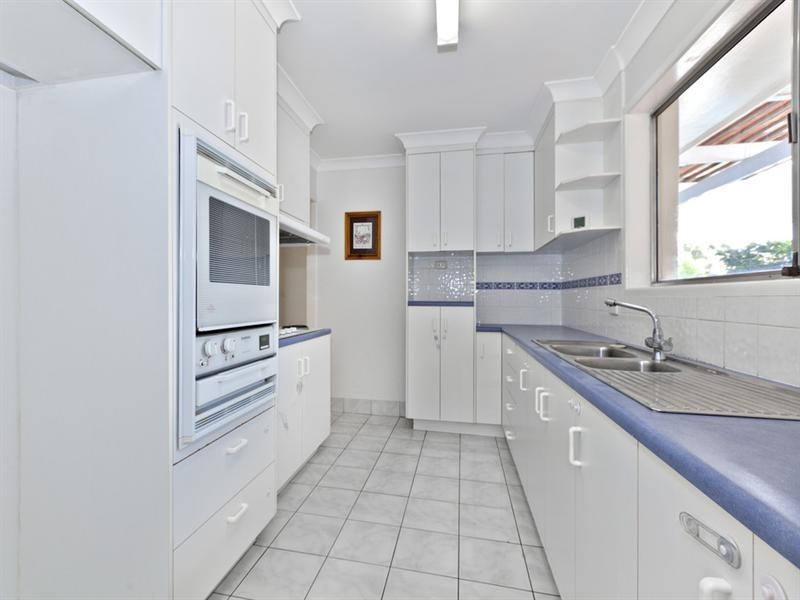 6 Van Dieman Crescent, Springwood QLD 4127