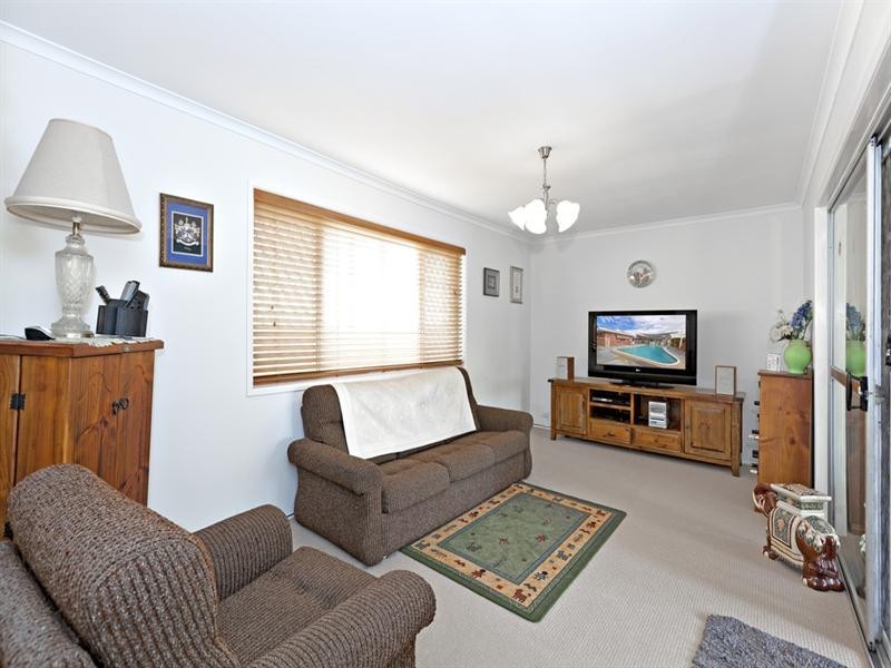 6 Van Dieman Crescent, Springwood QLD 4127