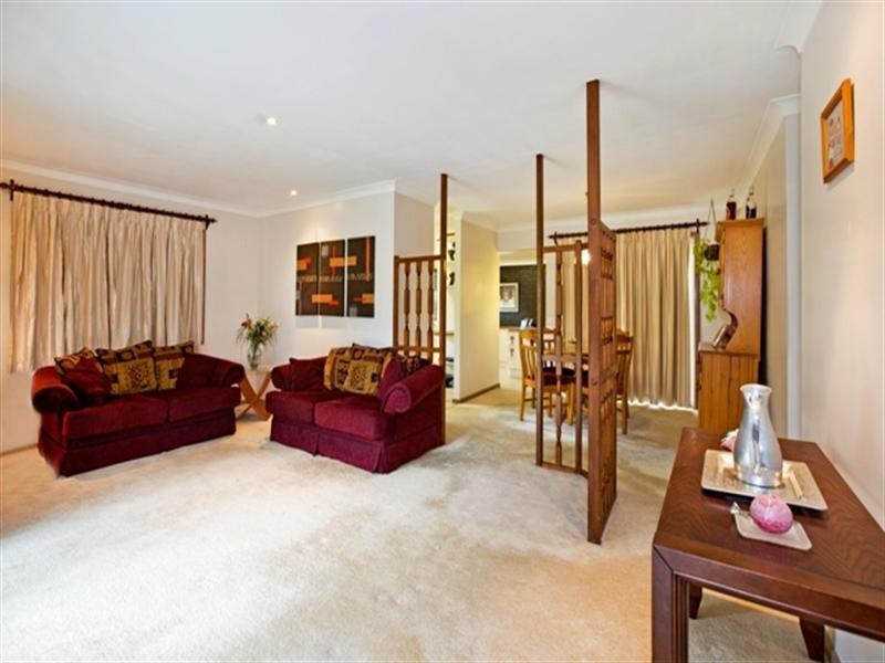 9 Narelle Crescent, Rochedale South QLD 4123