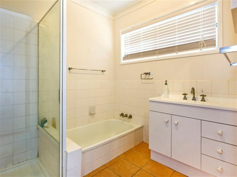 9 Narelle Crescent, Rochedale South QLD 4123