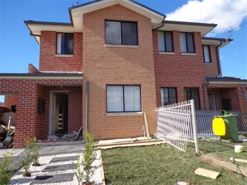 4a Malouf Street, Canley Heights NSW 2166