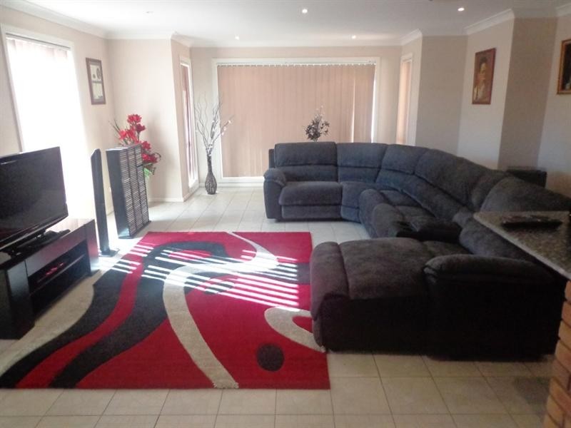 1 Moreton Close, Hinchinbrook NSW 2168