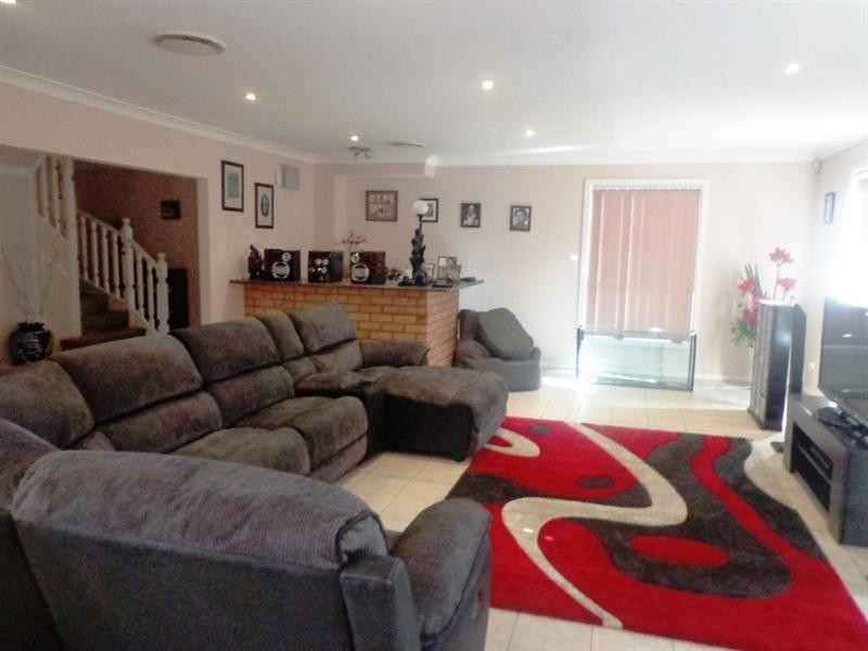 1 Moreton Close, Hinchinbrook NSW 2168