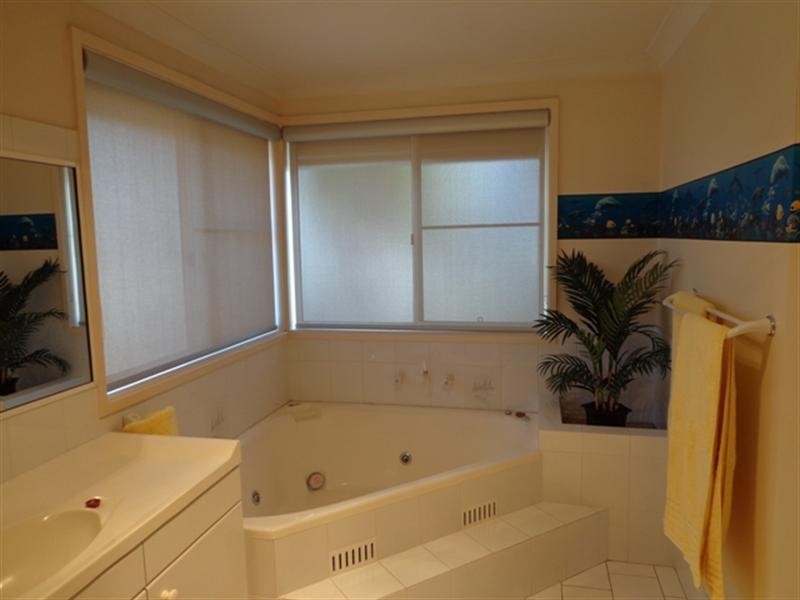 3 Morgan Close, Prairiewood NSW 2176