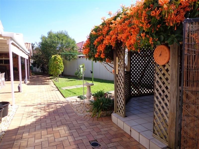 3 Morgan Close, Prairiewood NSW 2176