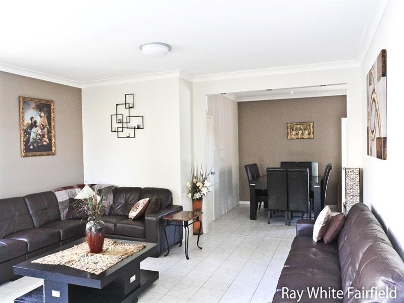 10 Whistler Street, Green Valley NSW 2168